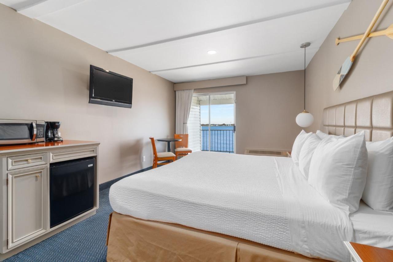 Clearwater Lakeshore Motel Mackinaw City Buitenkant foto