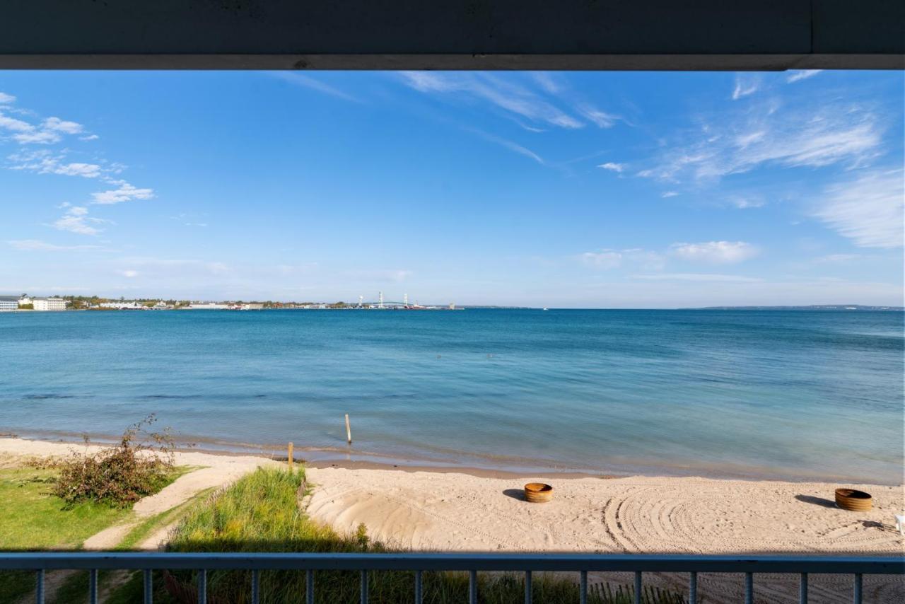 Clearwater Lakeshore Motel Mackinaw City Buitenkant foto