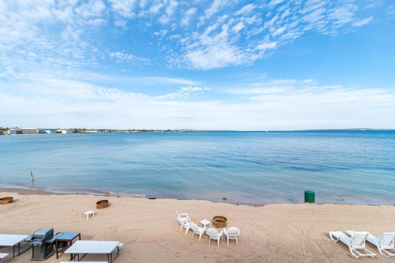 Clearwater Lakeshore Motel Mackinaw City Buitenkant foto
