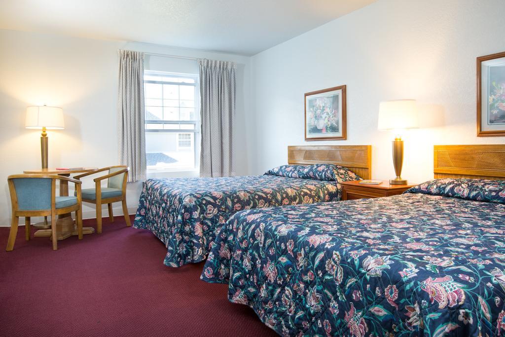 Clearwater Lakeshore Motel Mackinaw City Kamer foto